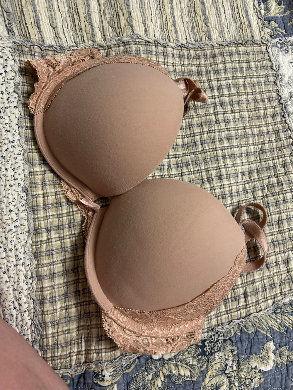 Victoria's Secret Blush Lace-Trim Push-Up Bra